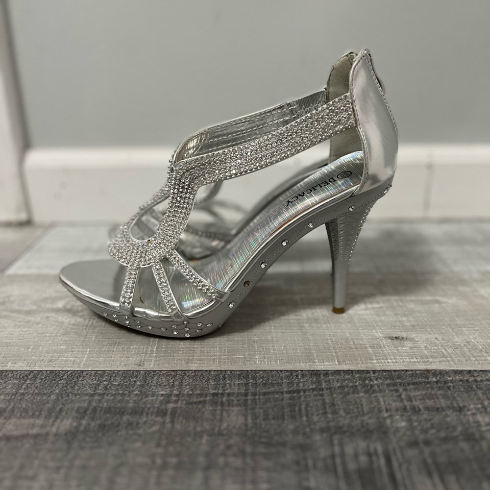 Delicacy High-heels
